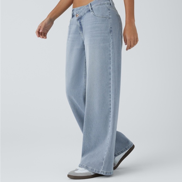 Halara Flex Asymmetric Low Rise Pockets Baggy Wide Leg Jeans Medium Petite M - Picture 2 of 4